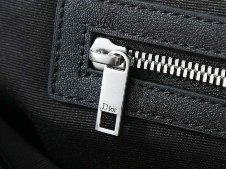 Picture of Dior Mens Bags _SKUfw242007471fw